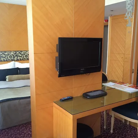 Отель Marmara 4*