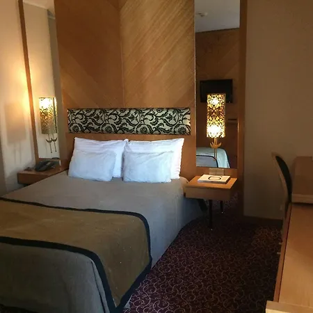 Отель Marmara 4*